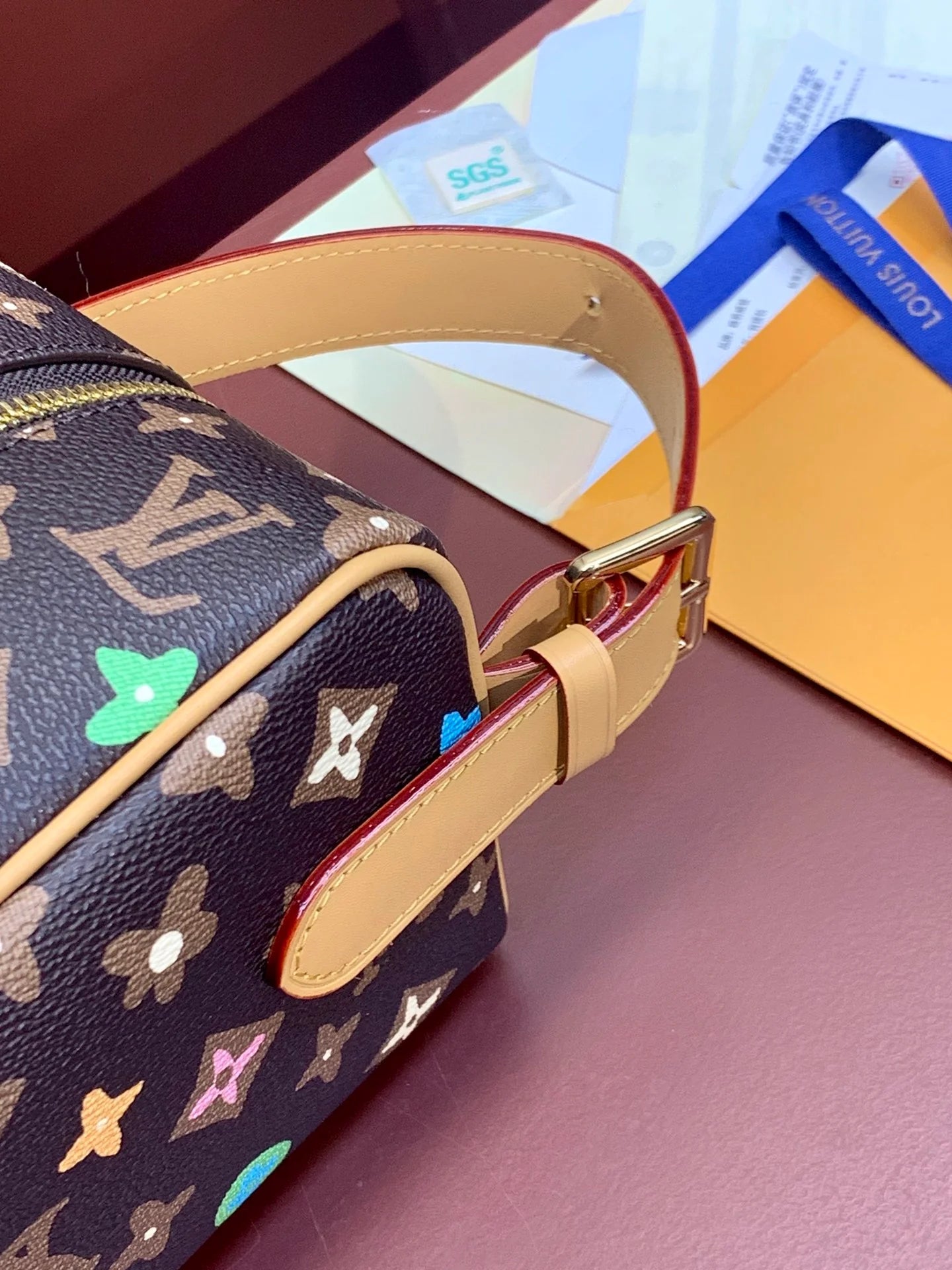 LV CLUTCH