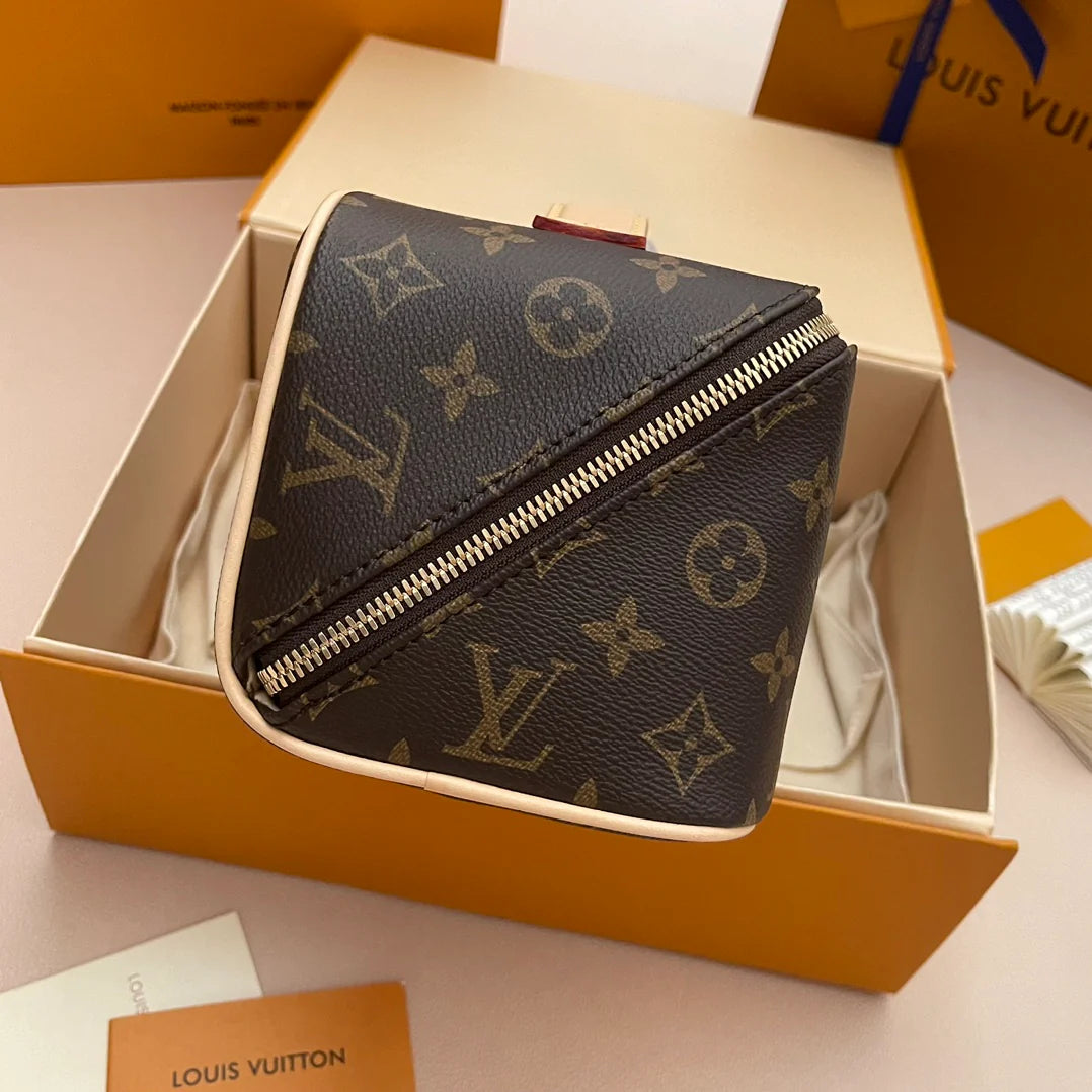 LV CLUTCH