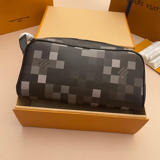 LV CLUTCH