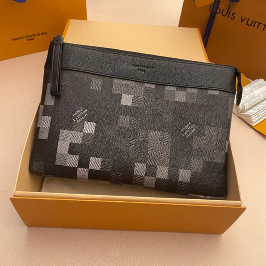 LV CLUTCH