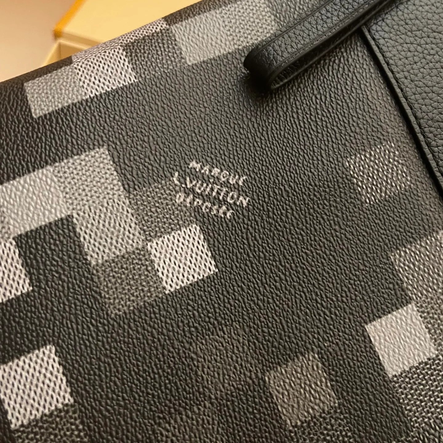 LV CLUTCH