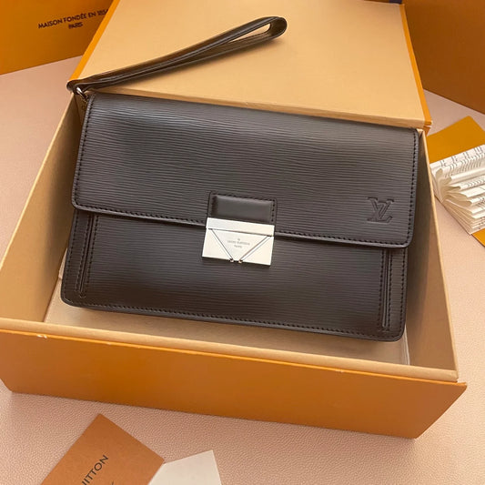 LV CLUTCH