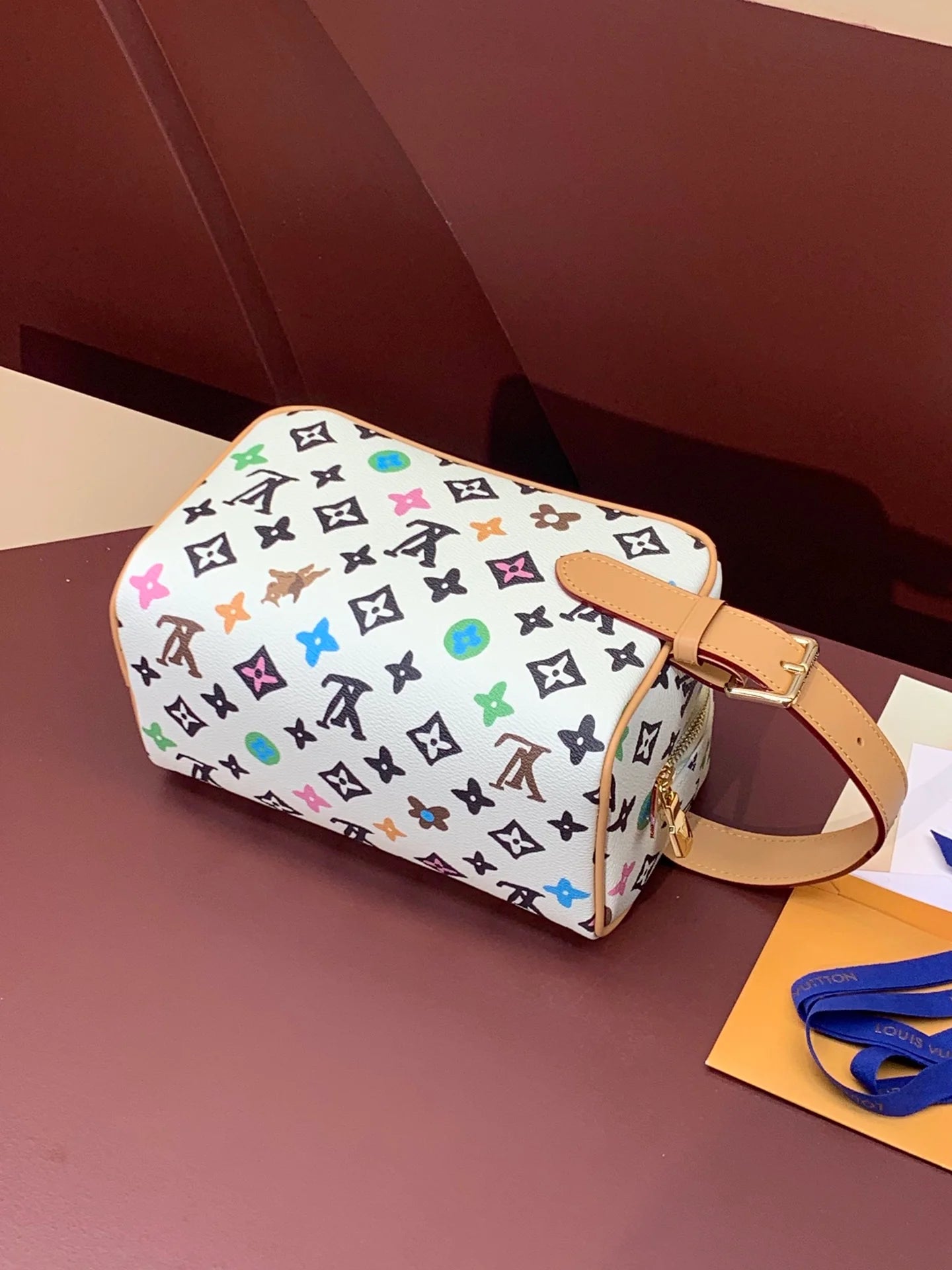 LV CLUTCH