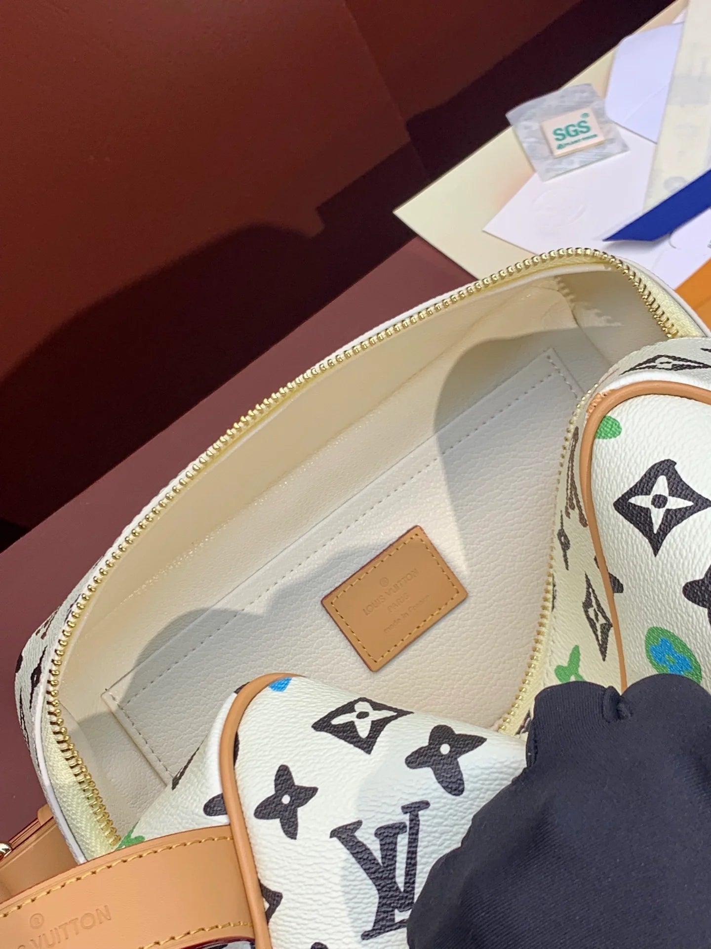 LV CLUTCH