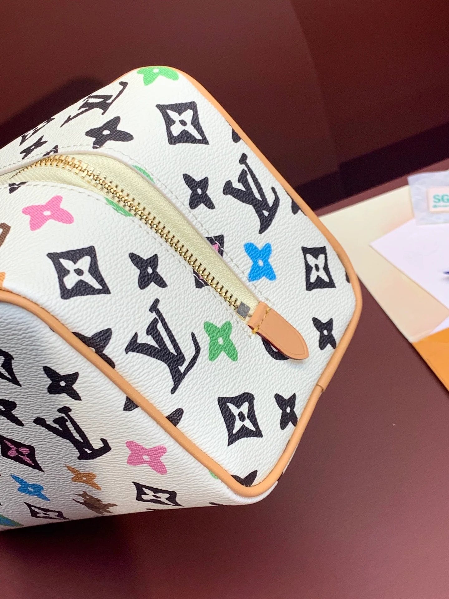 LV CLUTCH