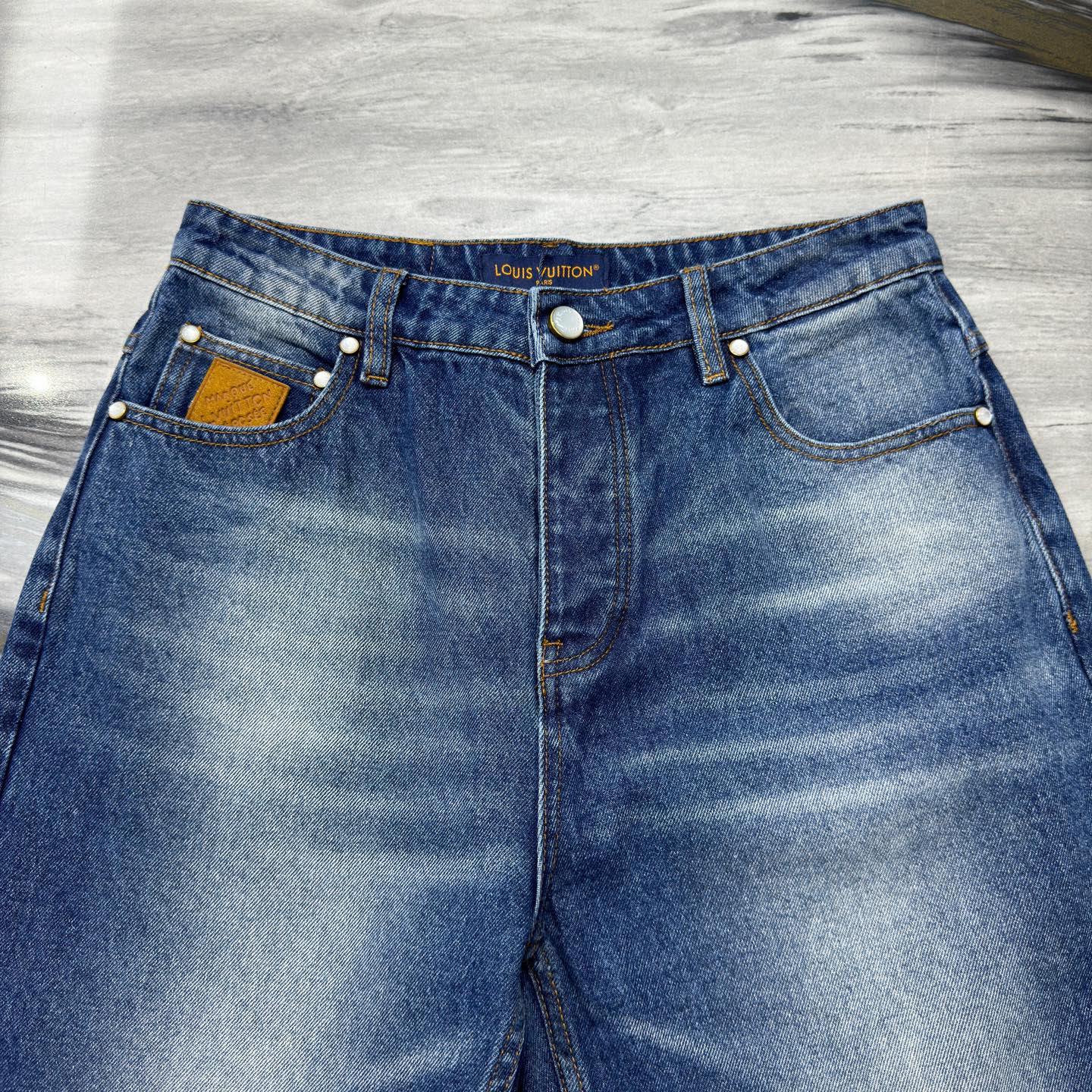 LV JEANS