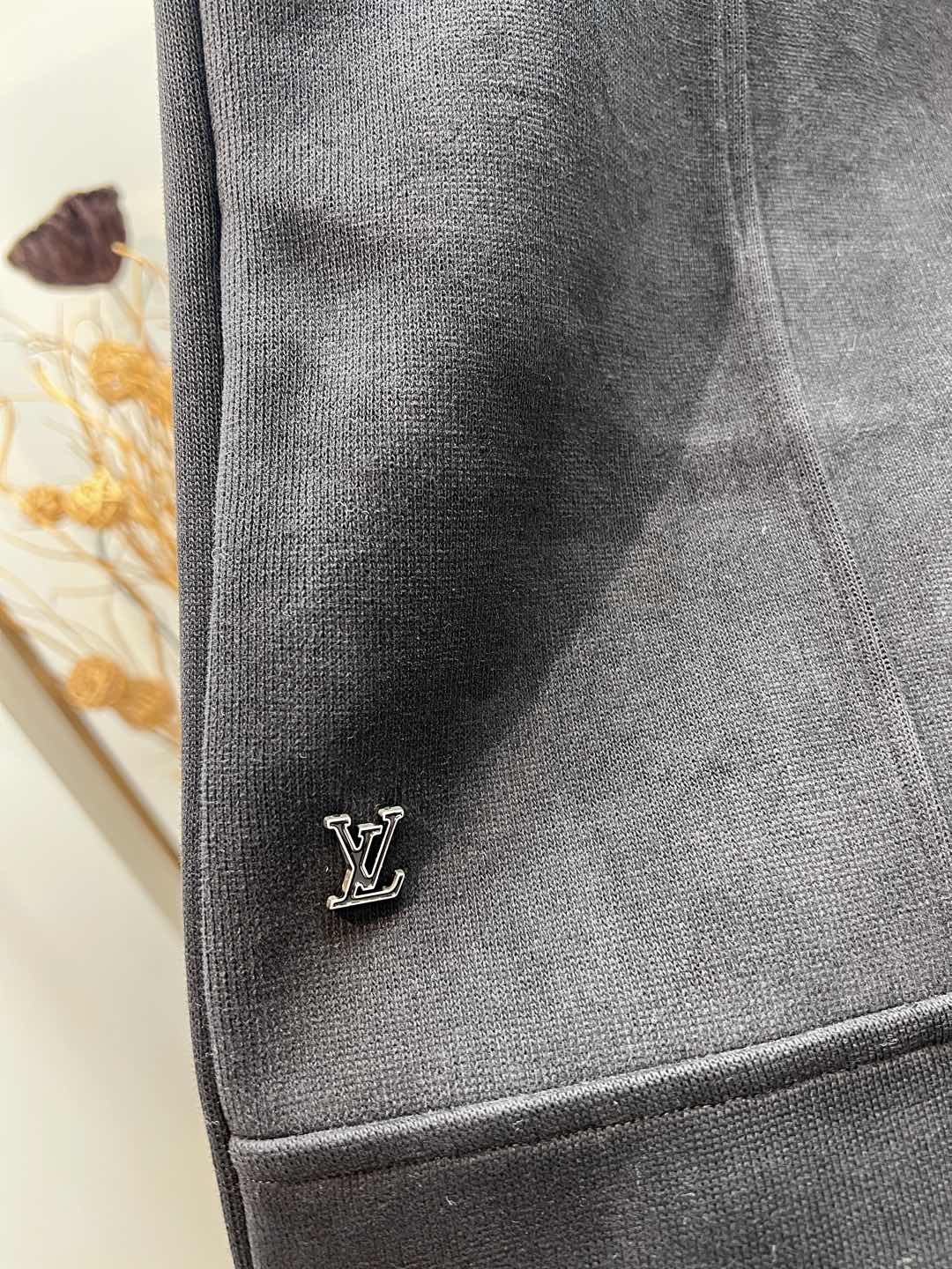 LV JEANS