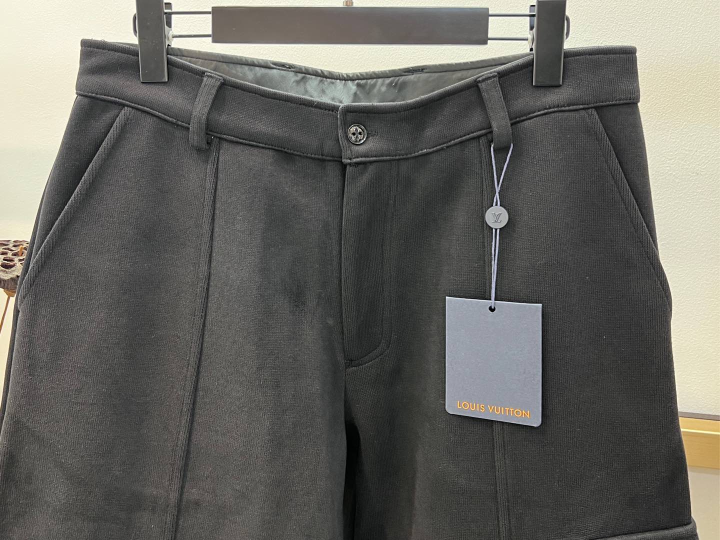LV JEANS