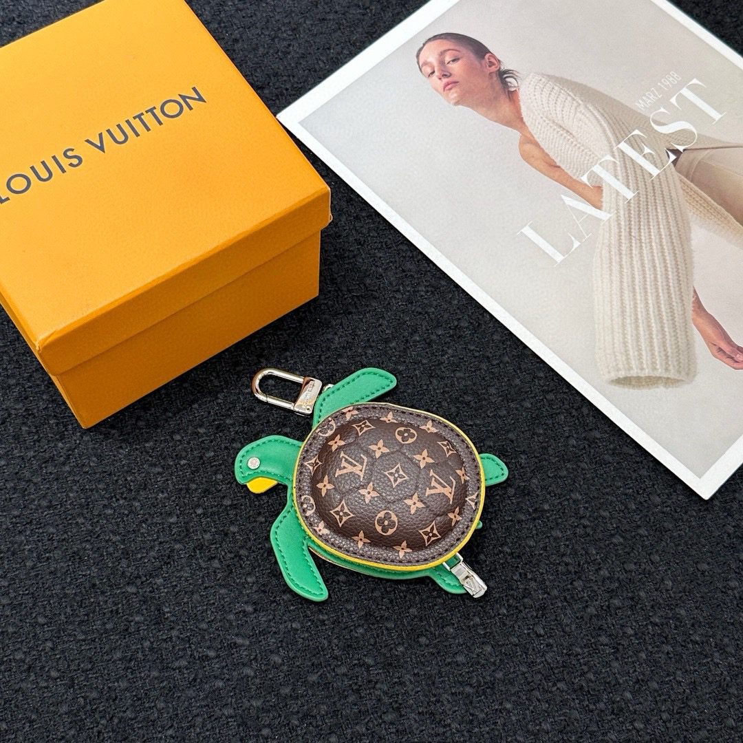 LV KEY HOLDER