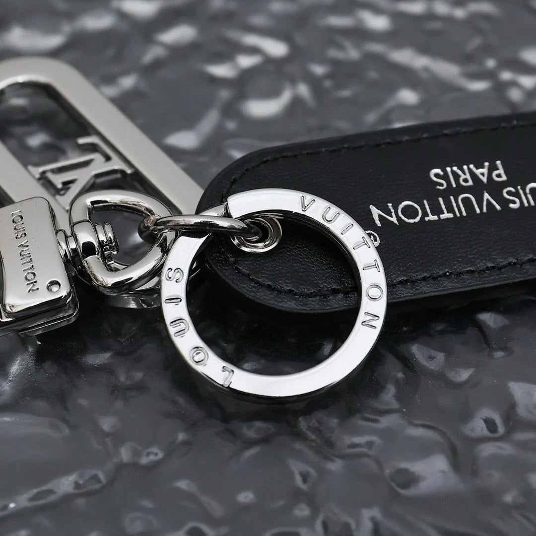 LV KEY HOLDER