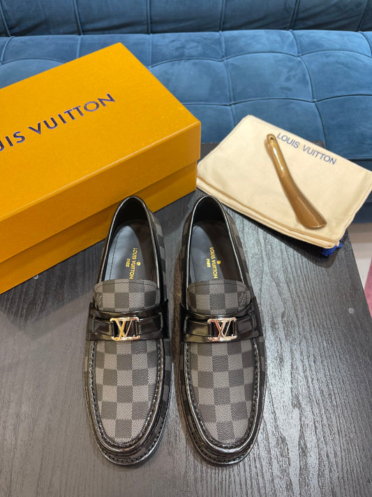 LV LOAFER