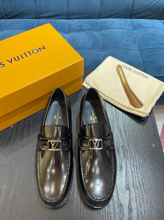 LV LOAFER