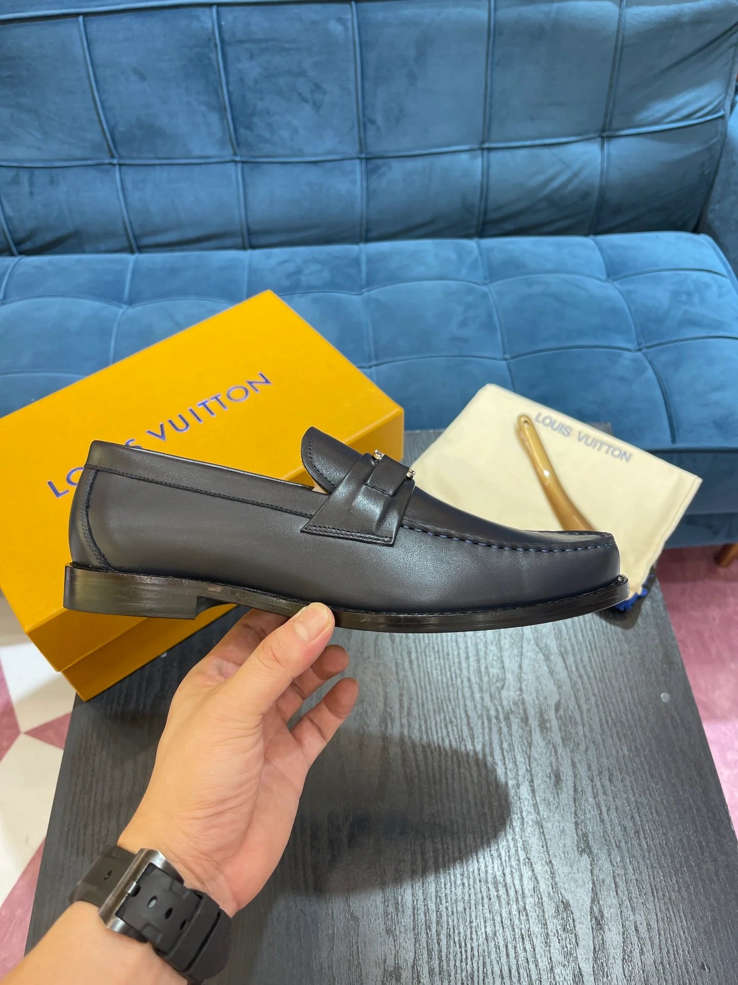 LV LOAFER