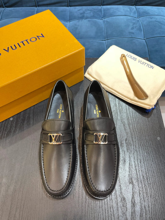 LV LOAFER