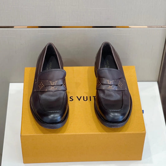 LV LOAFER