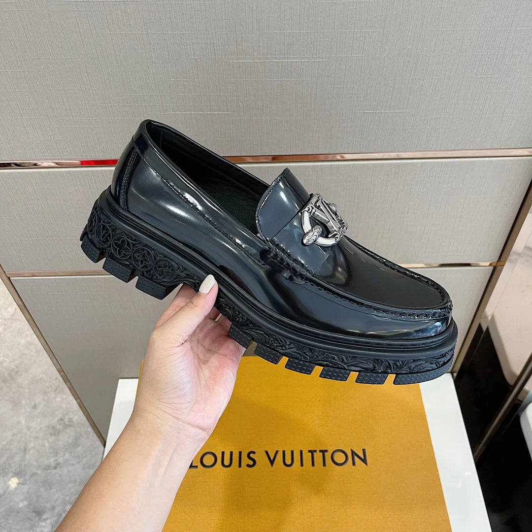 LV LOAFER