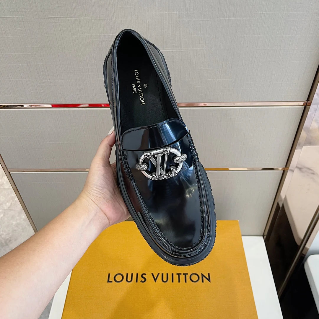 LV LOAFER