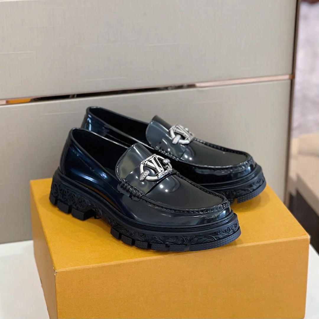 LV LOAFER