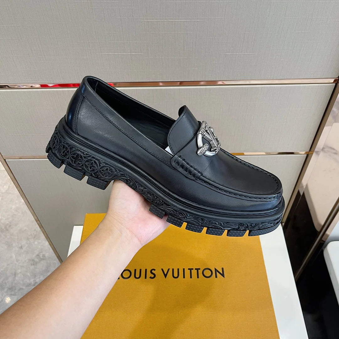 LV LOAFER