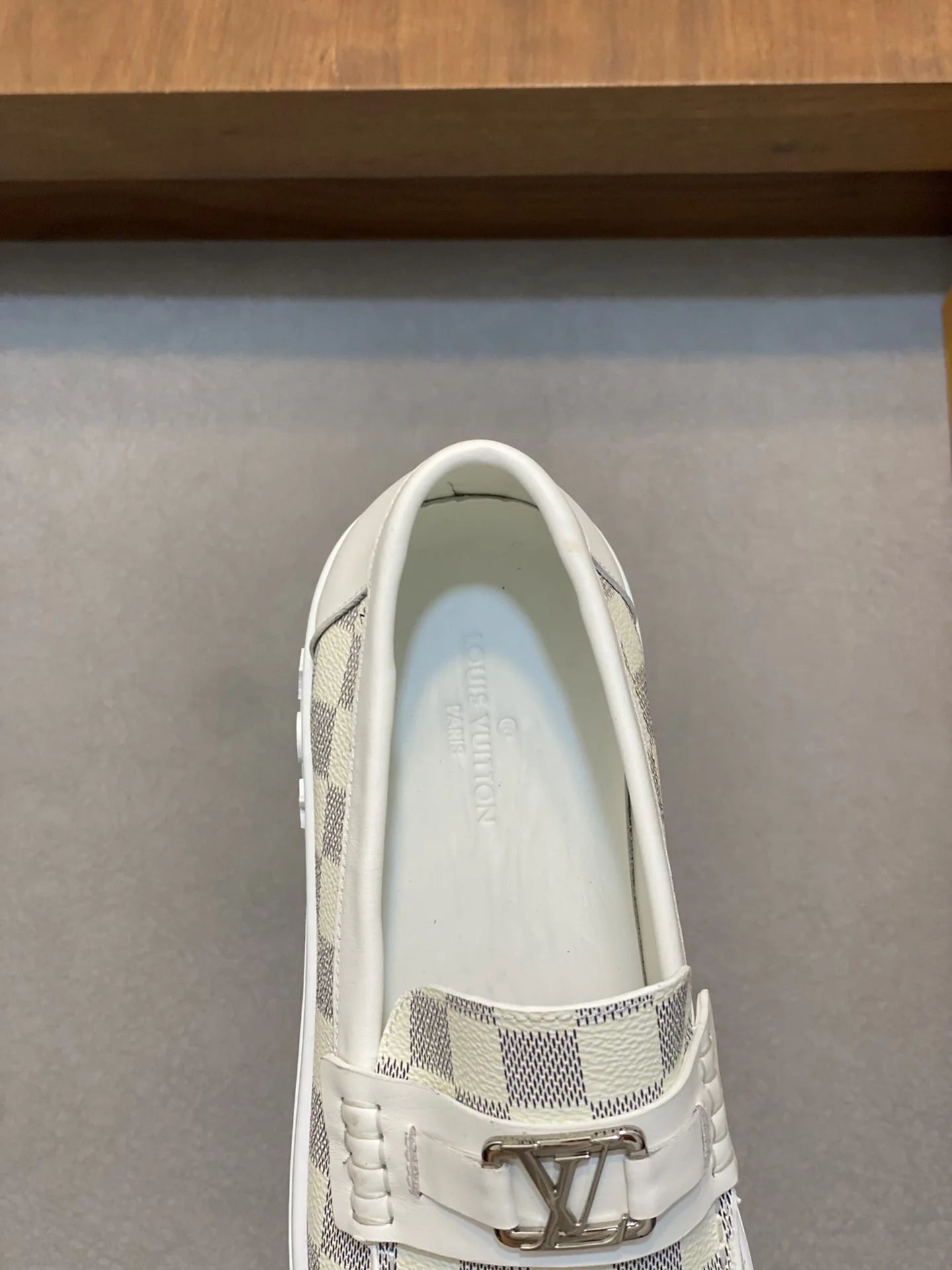 LV LOAFER