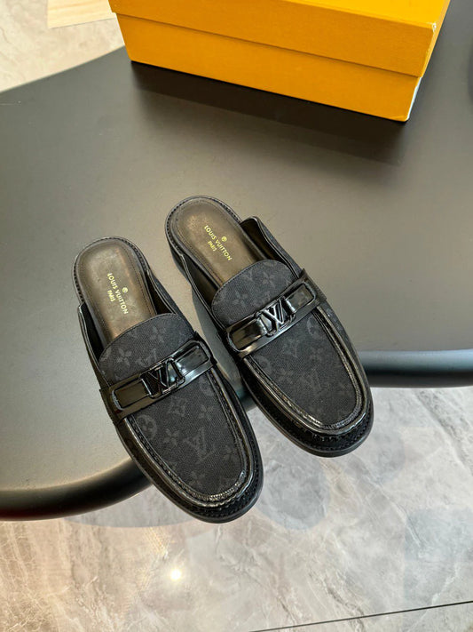 LV LOAFER