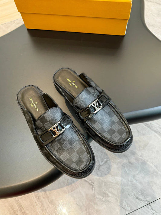 LV LOAFER