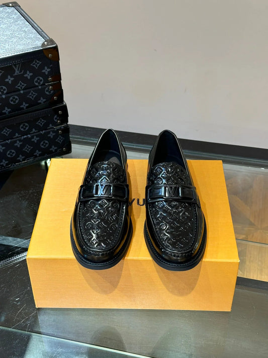 LV LOAFER
