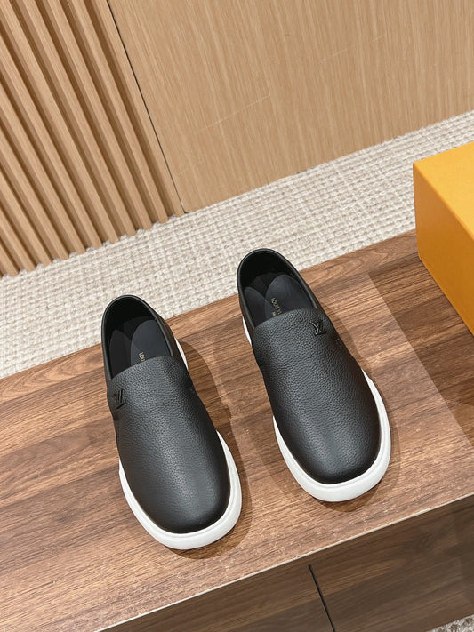 LV LOAFER