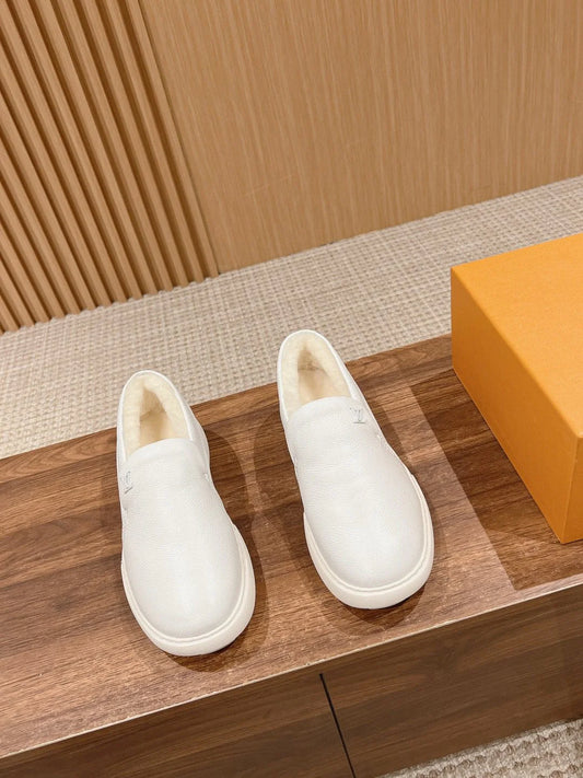 LV LOAFER