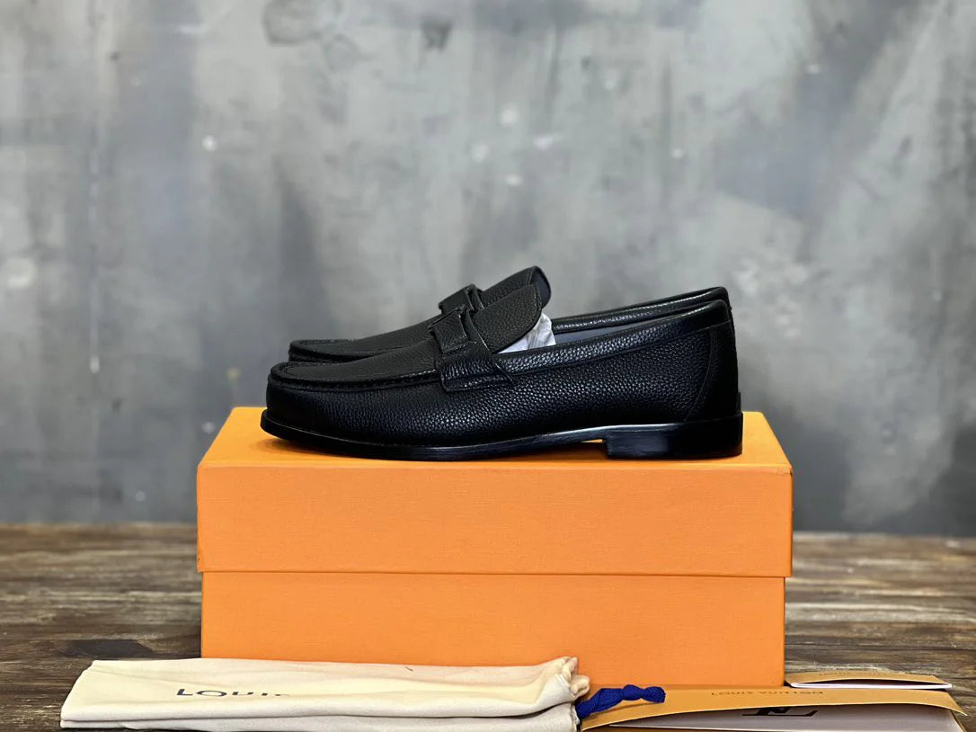 LV LOAFER