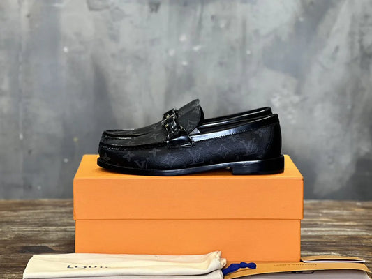 LV LOAFER