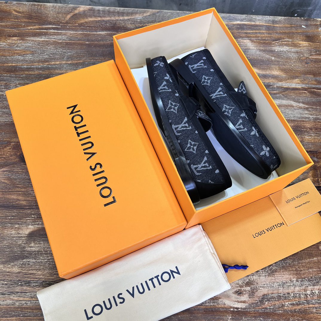 LV LOAFER