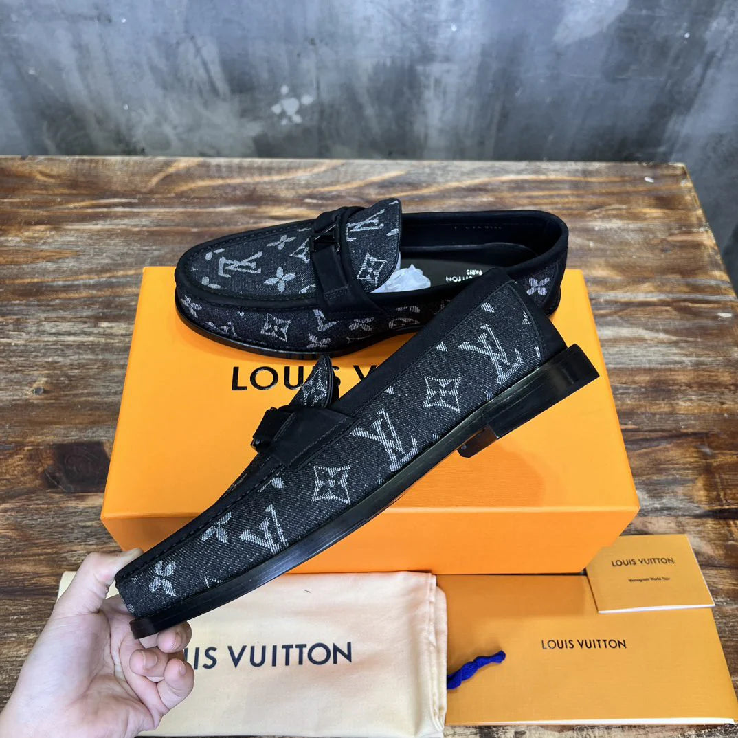 LV LOAFER