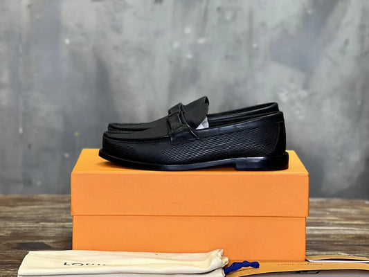 LV LOAFER