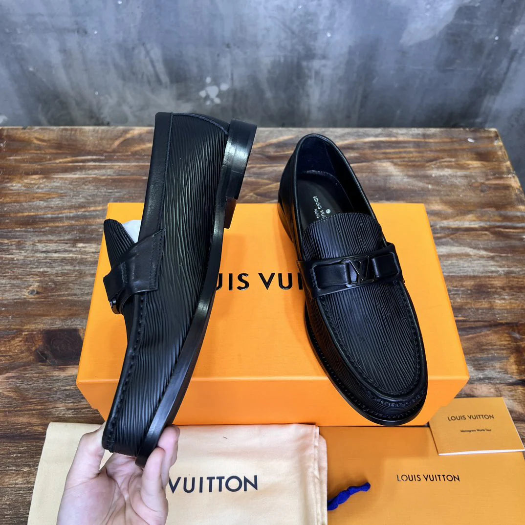 LV LOAFER