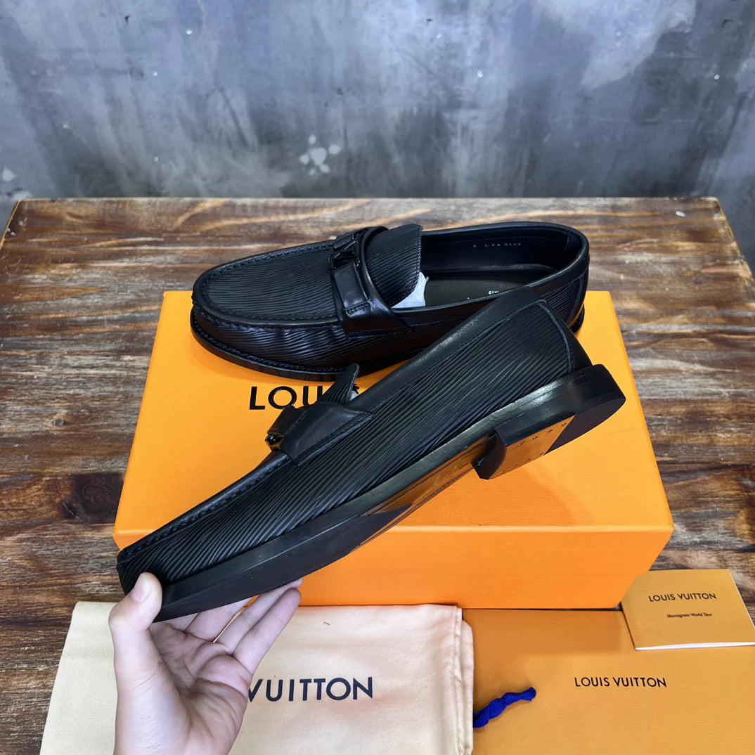 LV LOAFER