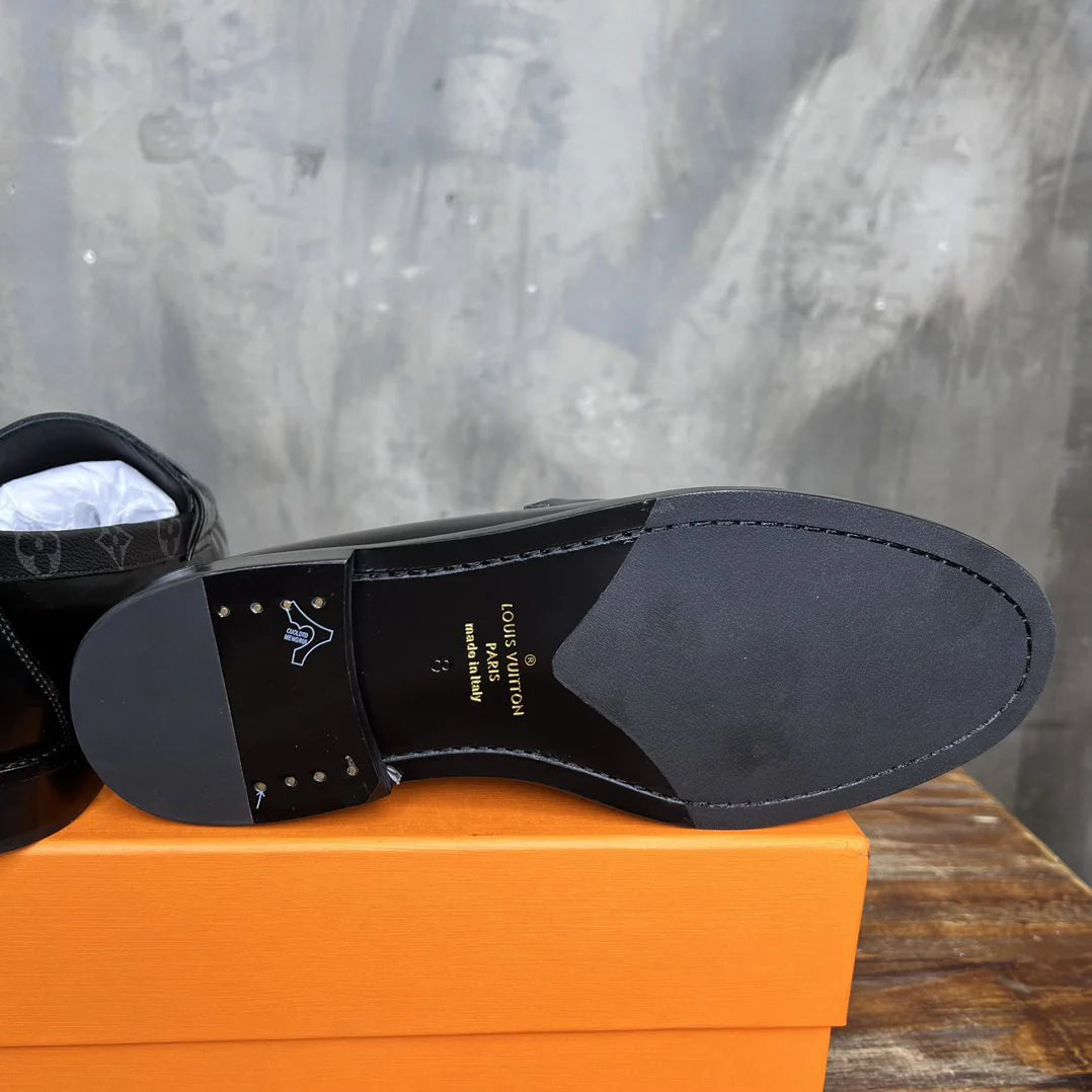 LV LOAFER