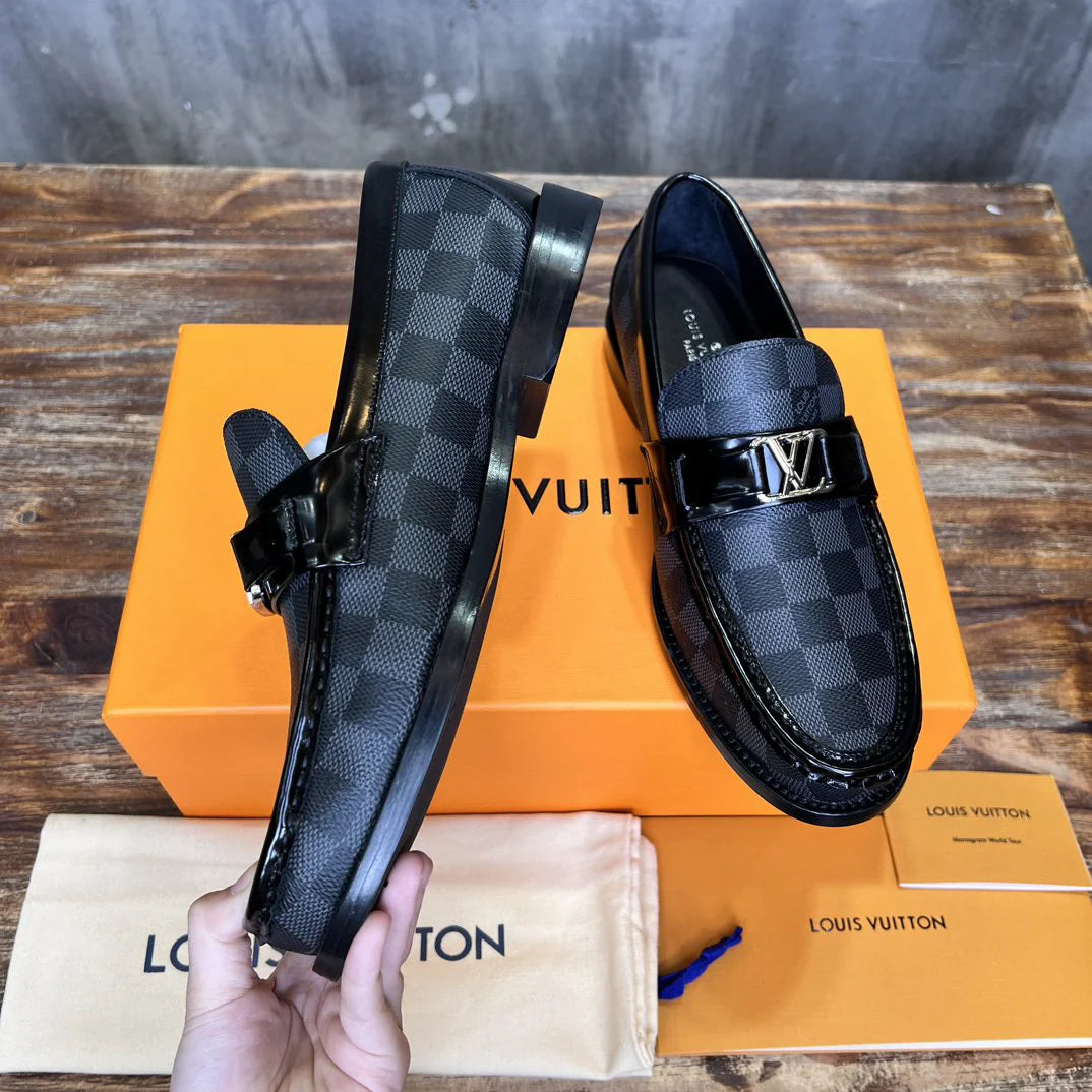 LV LOAFER