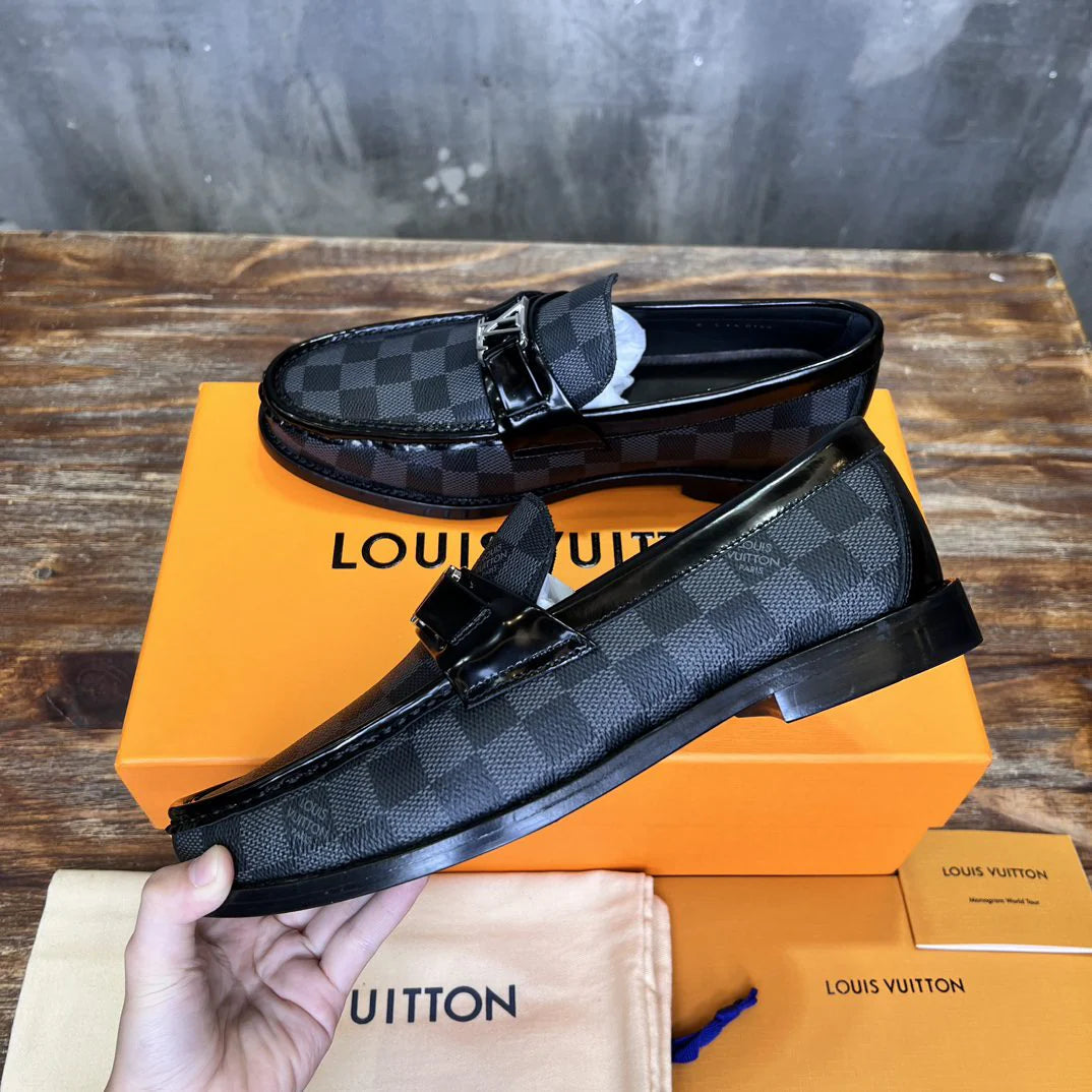 LV LOAFER
