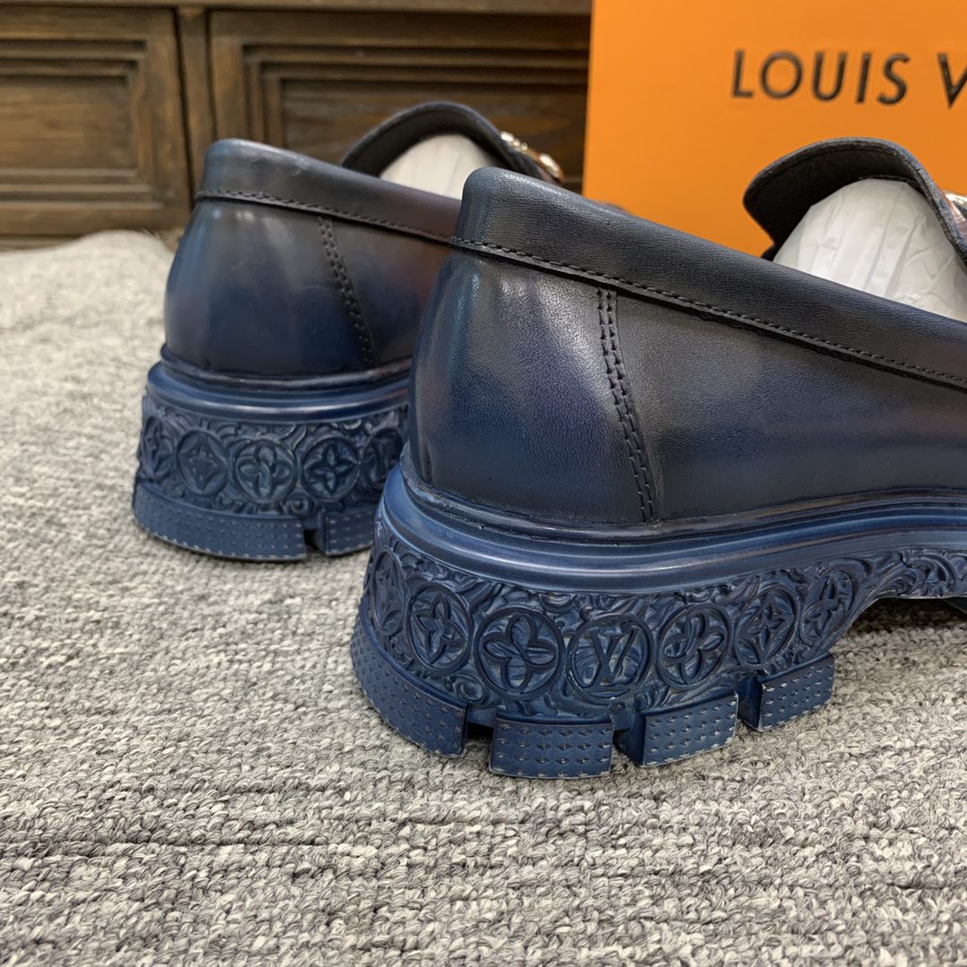LV LOAFER
