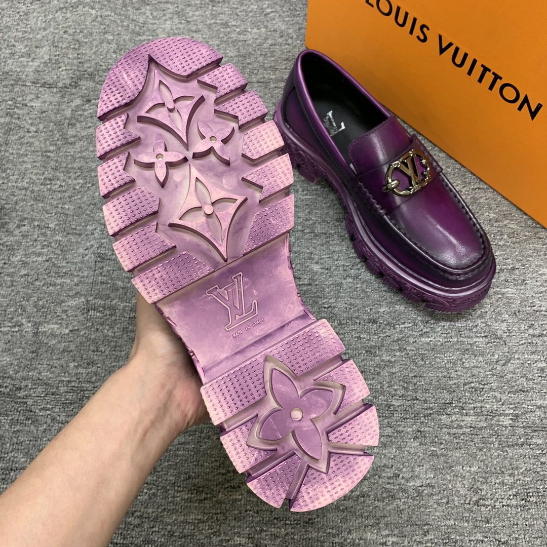 LV LOAFER