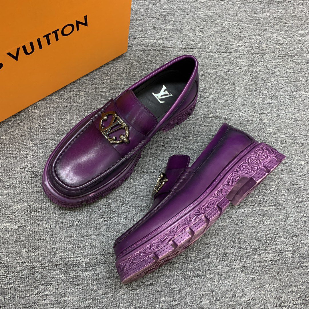 LV LOAFER