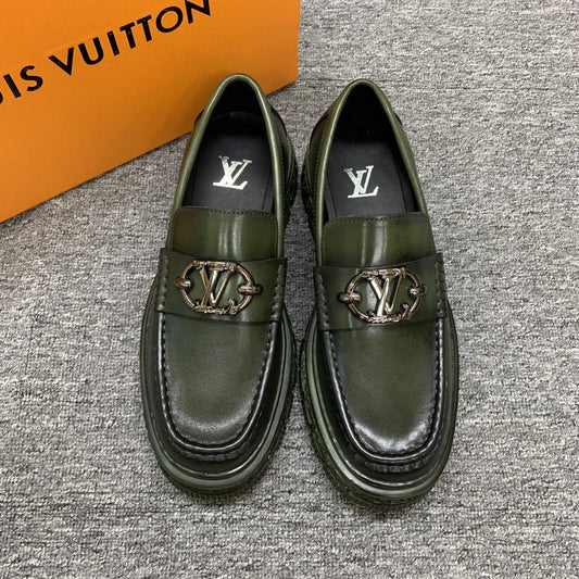 LV LOAFER