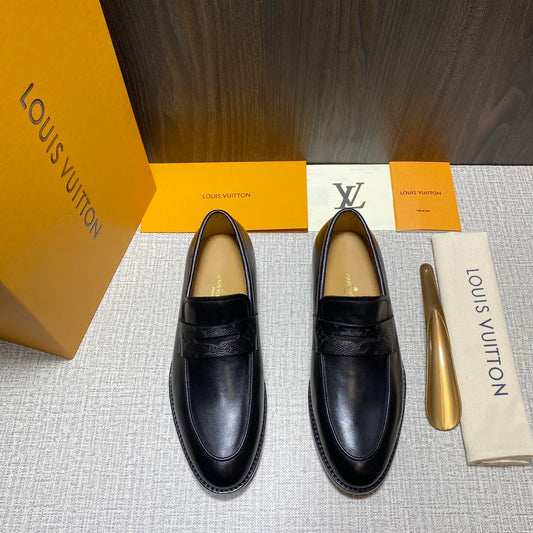 LV LOAFER