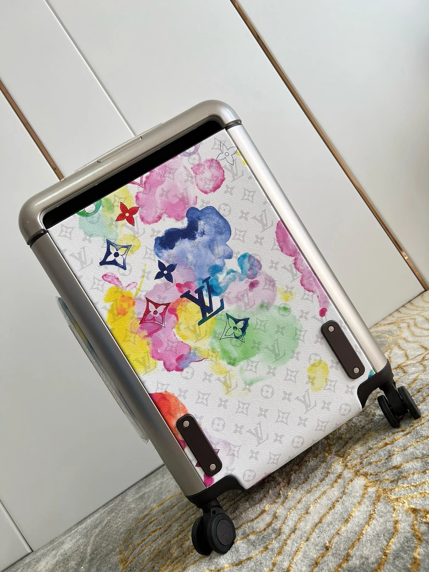 LV LUGGAGE