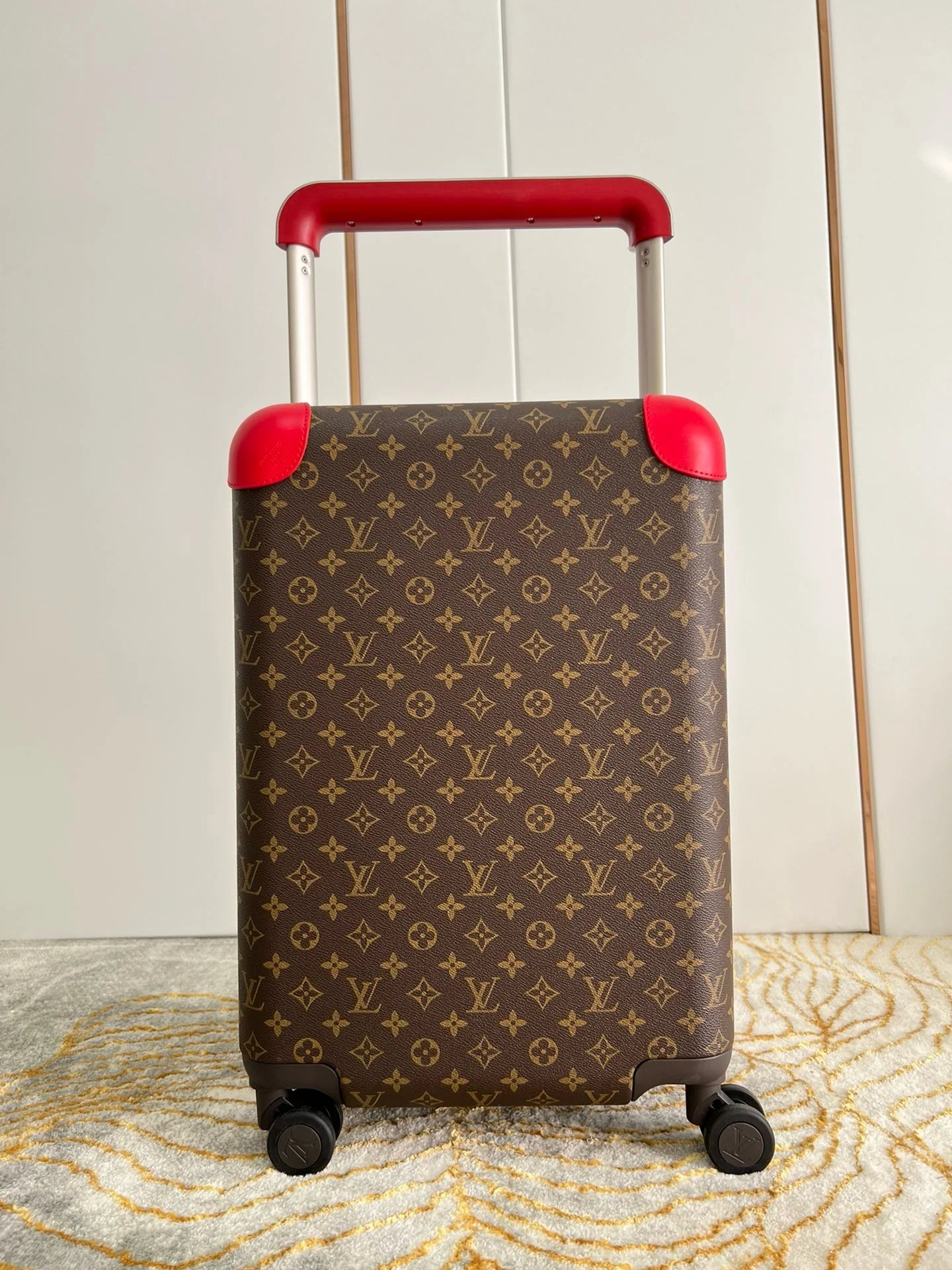 LV LUGGAGE