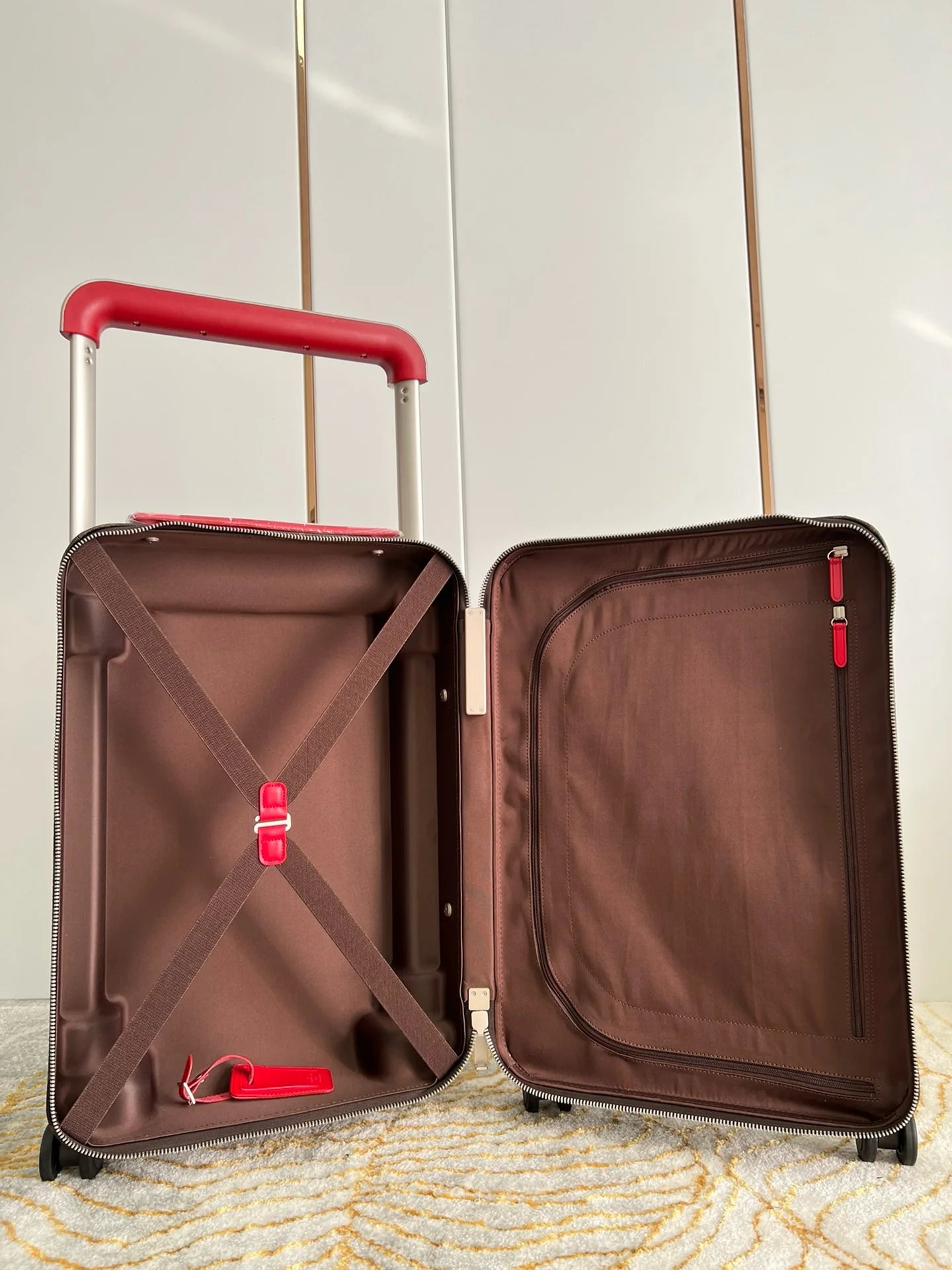 LV LUGGAGE