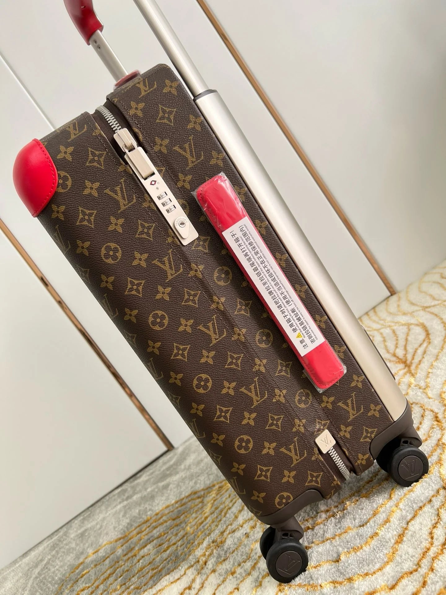 LV LUGGAGE