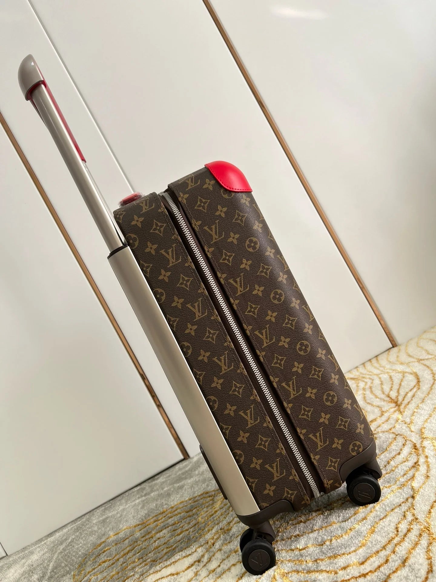 LV LUGGAGE