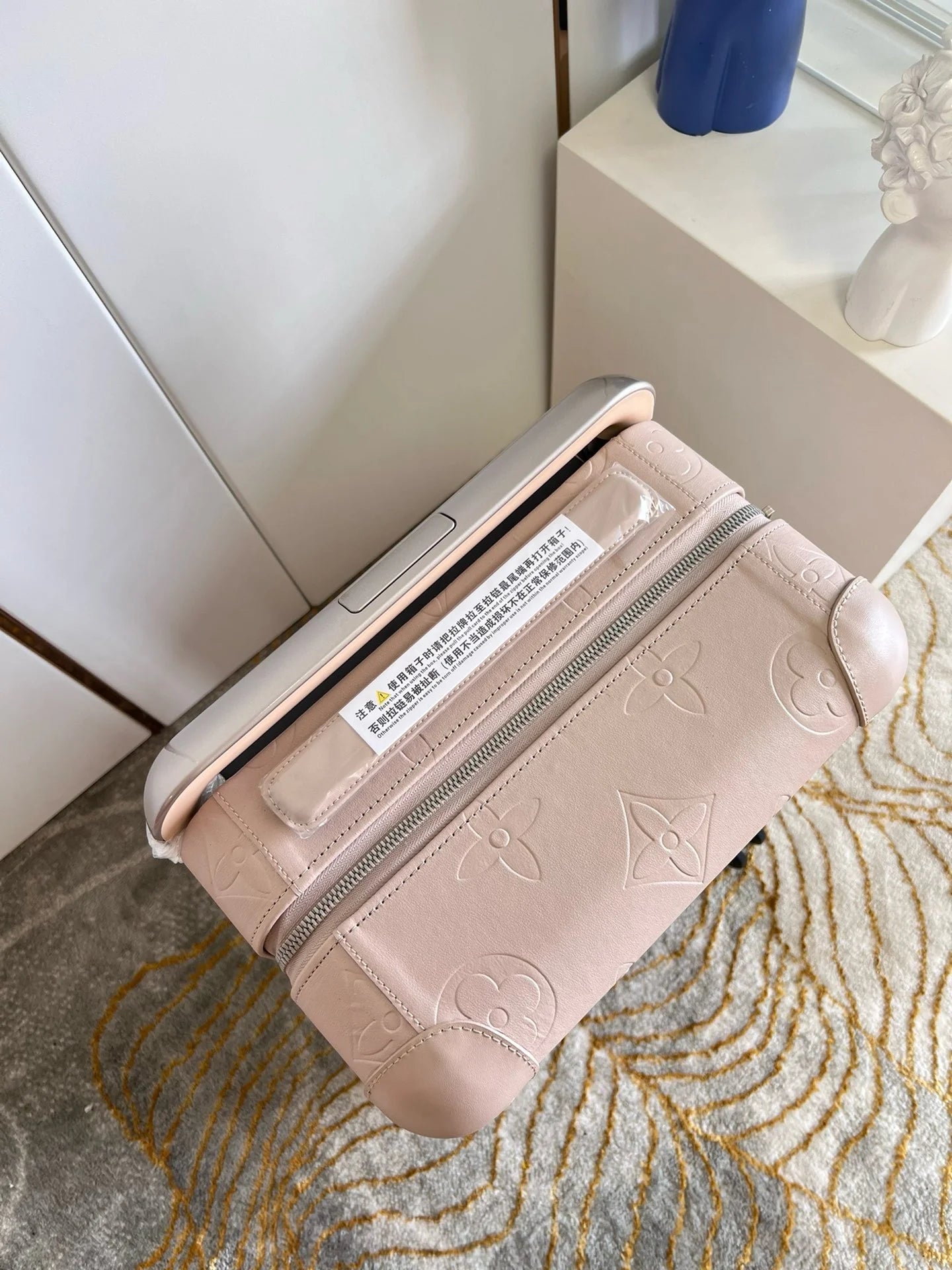 LV LUGGAGE
